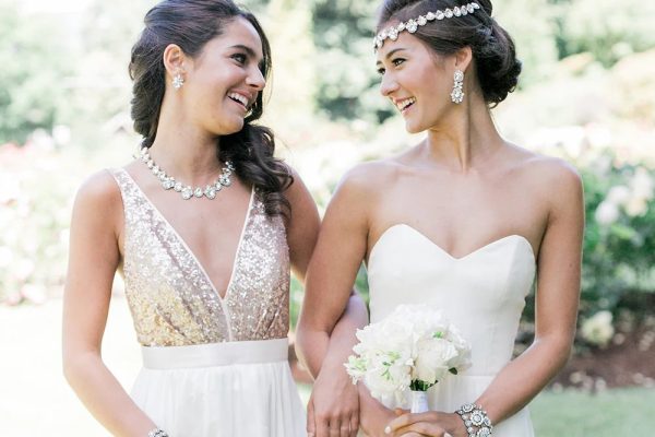 Jewelry to wear with wedding dress