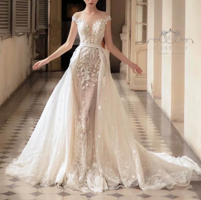 Detachable overskirt wedding dress